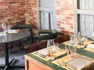 restaurant image