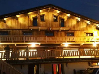 restaurant image