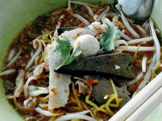 ก๋วยเตี๋ยวเจ้ดาว คลองข่อย