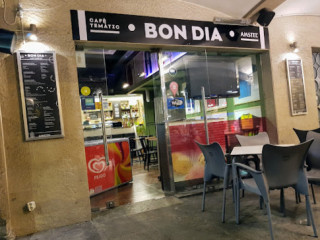 restaurant image
