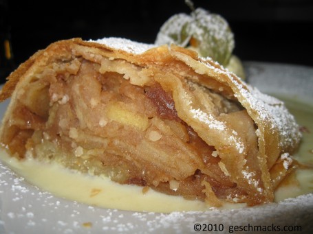 Varm Äppelstrudel