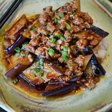 Aubergine Med Vitlökssås