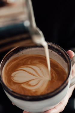 Sockerkaka Mandelmjölk Latte