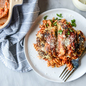 Bakad Kyckling Parmesan Pasta